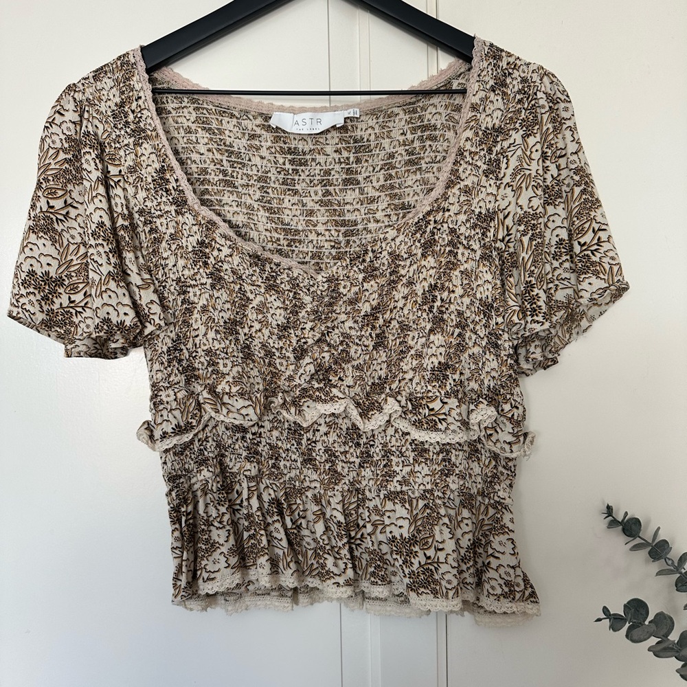 Astr Brown Tan Flutter Sleeve Crop Blouse